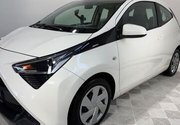 Toyota Aygo (X) 93.206 km 8.924 &euro; Bonn - Dottendorf 53129