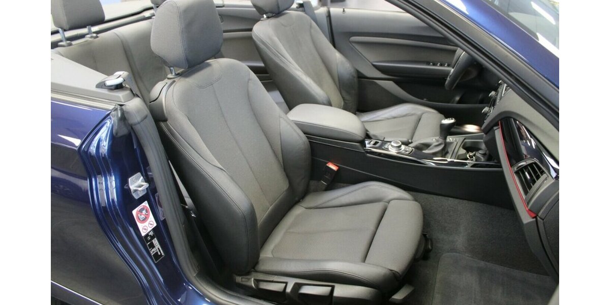 BMW 218d Cabrio Sport Line - Navi - Xenon - PDC - 87.420 km 16.980 &euro; Euskirchen 53881