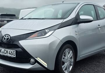 Toyota Aygo (X) 82.000 km 7.900 &euro; Oberwinter 53424