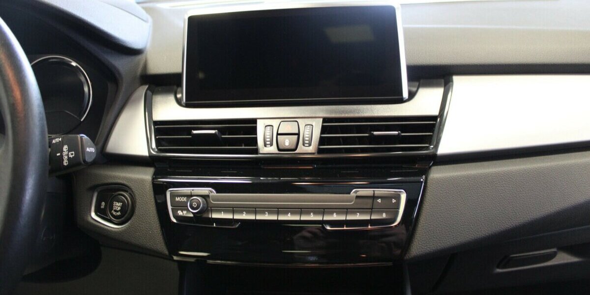 BMW 220 220i Gran Tourer Aut. Advantage - 1.HAND - 24.650 km 26.980 &euro; Euskirchen 53881