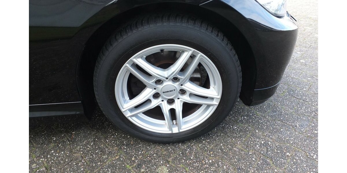 BMW 320i NAVI XENON PDC GARANTIE AHK BLUETOOTH 139.715 km 8.708 &euro; Köln 50858