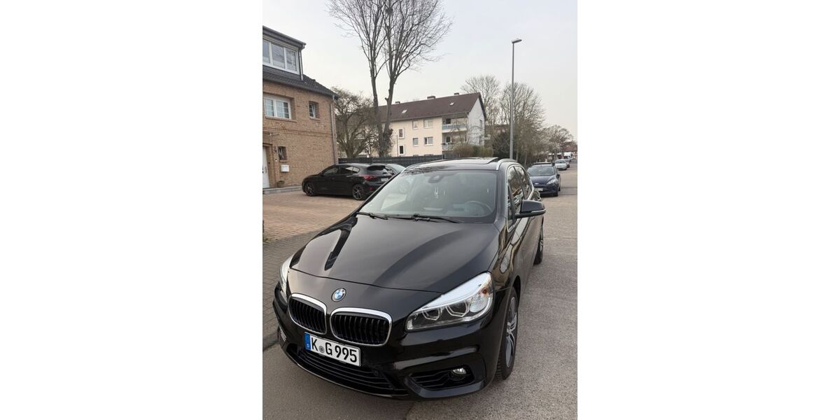 BMW 218 Active Tourer 134.555 km 10.450 &euro; Köln 50739