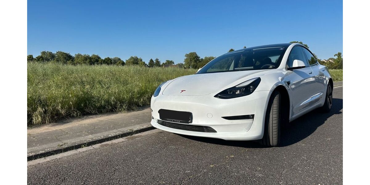 Tesla Model 3 64.700 km 27.800 &euro; Köln 51107