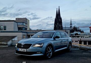 Skoda Superb 117.000 km 23.400 &euro; Köln 50829