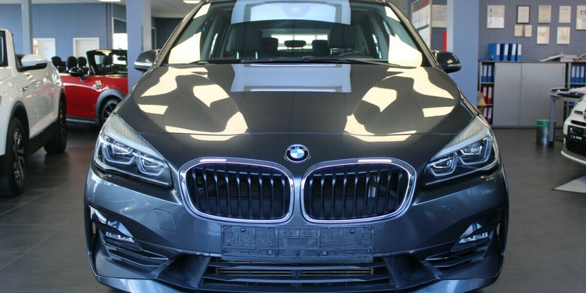 BMW 220 Gran Tourer Aut. Sport Line - 7-Sitzer - 106.315 km 18.480 &euro; Euskirchen 53881