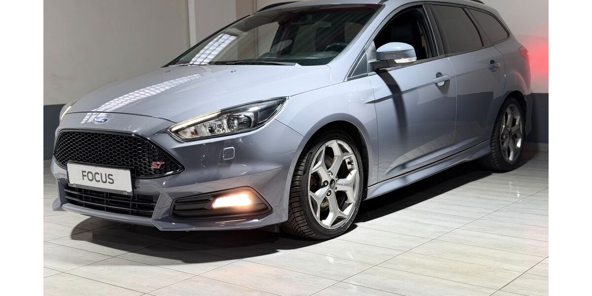 Ford Focus 111.083 km 14.870 &euro; Köln 50739