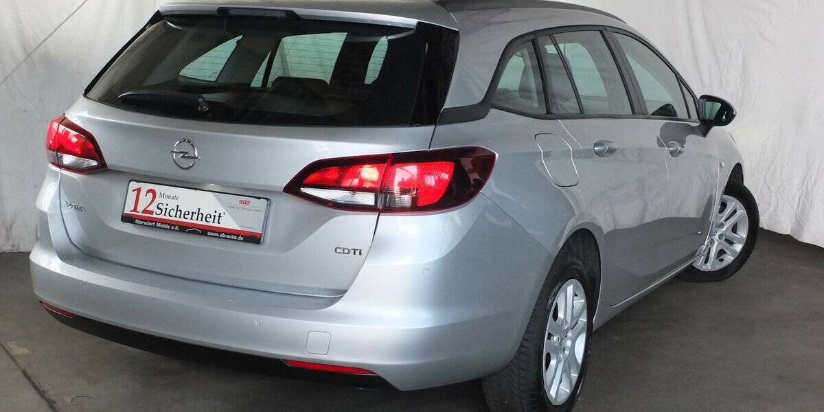 Opel Astra EDITION NAVI KLIMA TEMPOMAT BLUETOOTH 99.125 km 9.908 &euro; Köln 50858