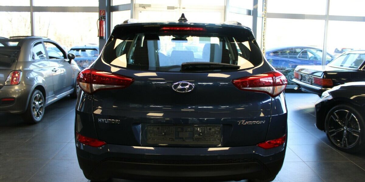 Hyundai Tucson blue 1.7 CRDI 2WD DCT Panorama - Ahk. 104.421 km 15.980 &euro; Euskirchen 53881