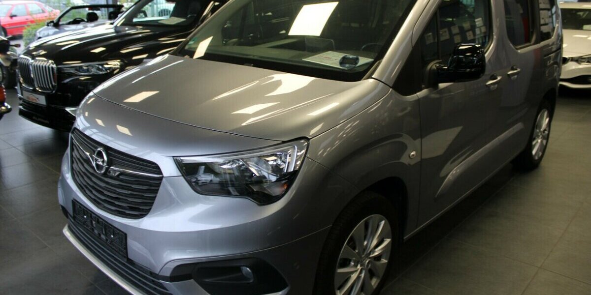 Opel Combo-e Life Ultimate 27.035 km 19.980 &euro; Euskirchen 53881