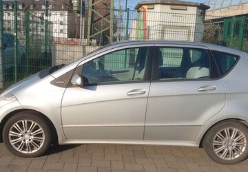 Mercedes-Benz A 160 169.000 km 1.400 &euro; Bonn 53123