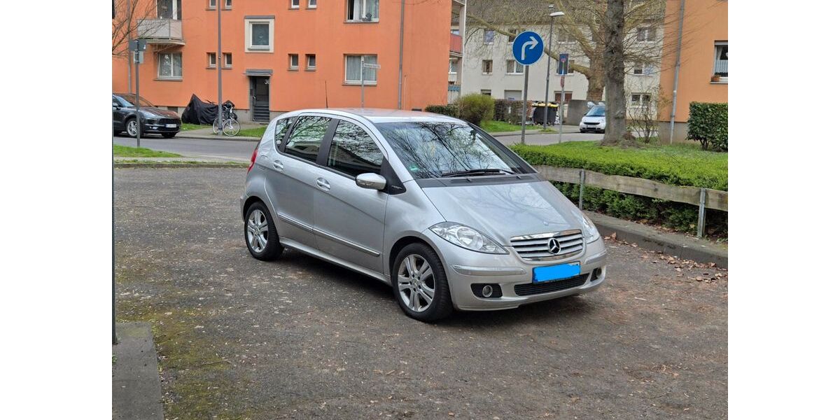 Mercedes-Benz A 150 207.000 km 3.300 &euro; Köln 51067