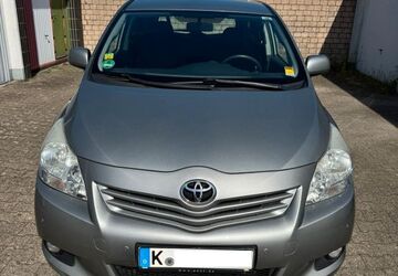 Toyota Verso 213.500 km 4.900 &euro; Köln 50765