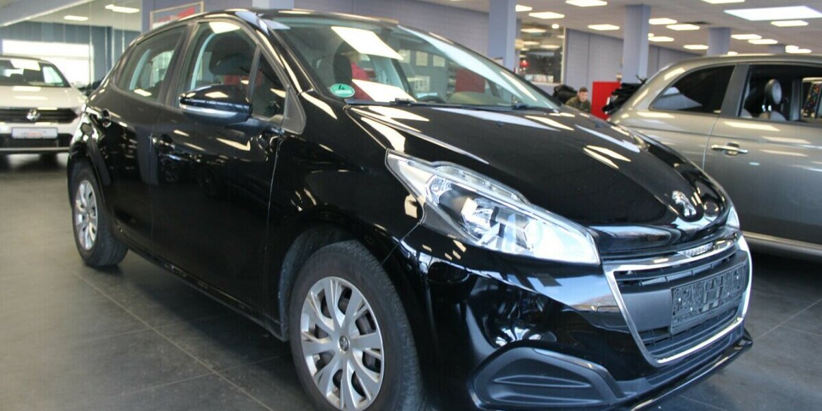 Peugeot 208 PureTech 82 Style 110.414 km 6.980 &euro; Euskirchen 53881