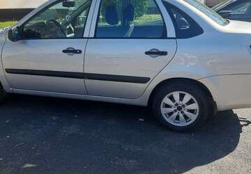 Lada Granta 140.000 km 2.200 &euro; Köln 51145