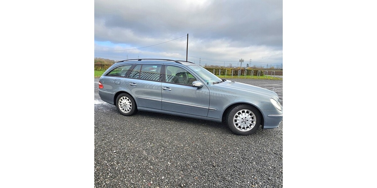 Mercedes-Benz E 220 570.072 km 2.990 &euro; Hürth 50354