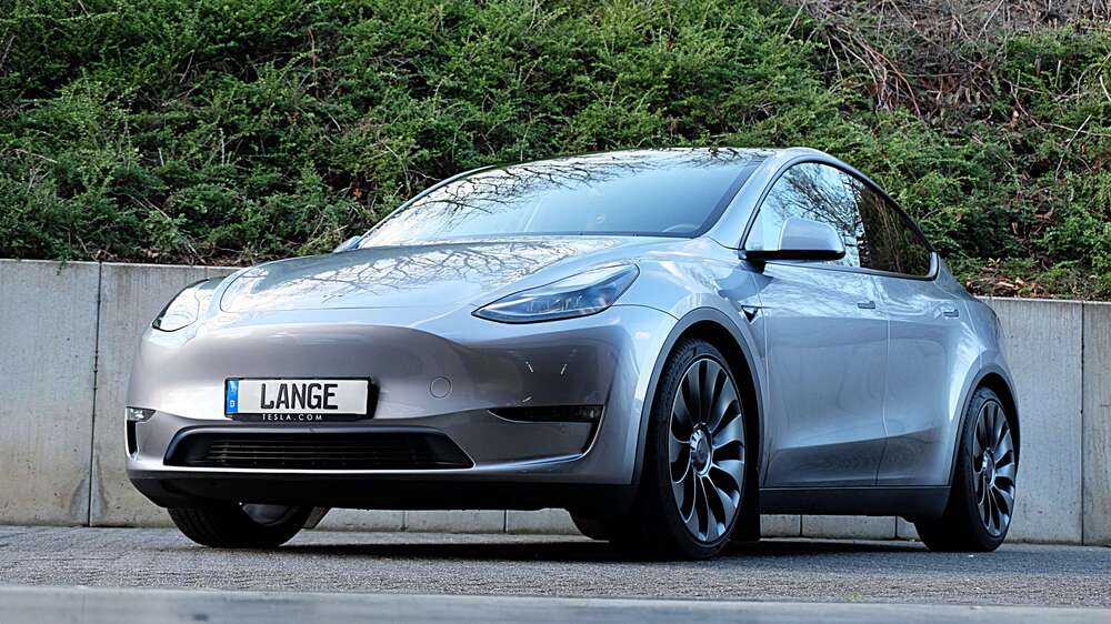 Tesla Model Y 36.868 km 41.200 &euro; Köln 50996