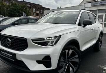 Volvo XC40 15.729 km 37.444 &euro; Siegburg 53721