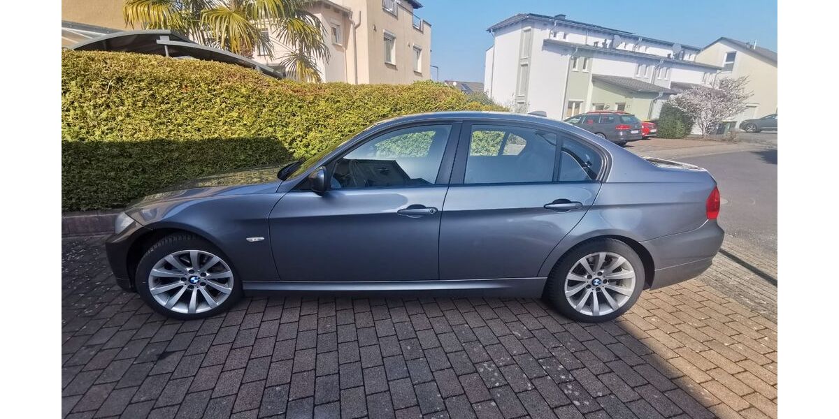 BMW 320 373.000 km 4.990 &euro; Königswinter 53639