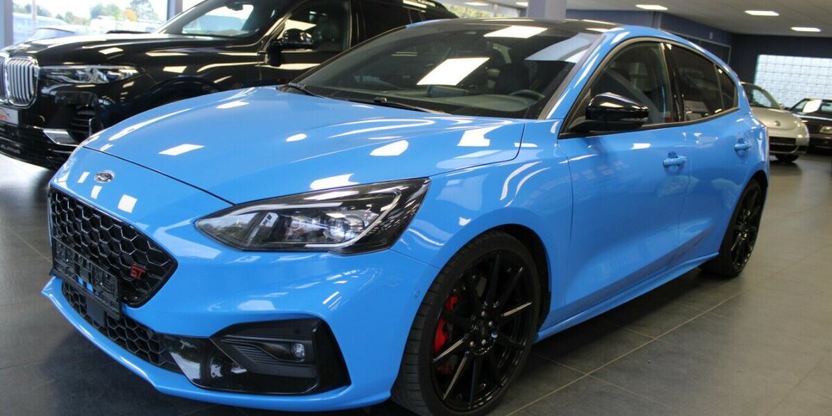 Ford Focus 2.3 EcoBoost ST Edition - 1. Hand - 97.428 km 21.980 &euro; Euskirchen 53881