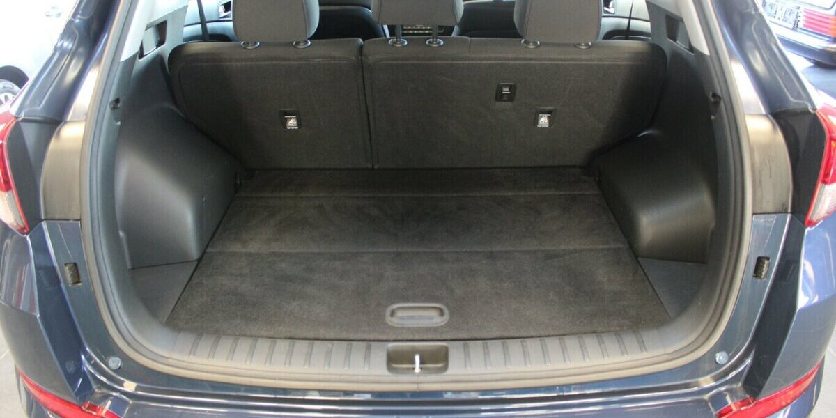 Hyundai Tucson blue 1.7 CRDI 2WD DCT Panorama - Ahk. 104.421 km 15.980 &euro; Euskirchen 53881