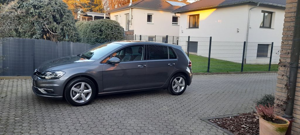 VW Golf 82.333 km 16.500 &euro; Neunkirchen 53819