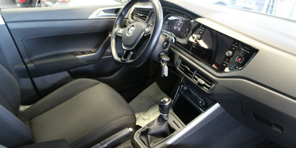 VW Polo 1.0 TSI Comfortline - 5-Türig - Navi - 132.167 km 9.980 &euro; Euskirchen 53881