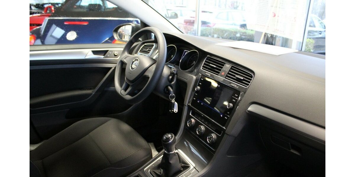 VW Golf 1.0 TSI OPF Trendline 76.316 km 11.980 &euro; Euskirchen 53881