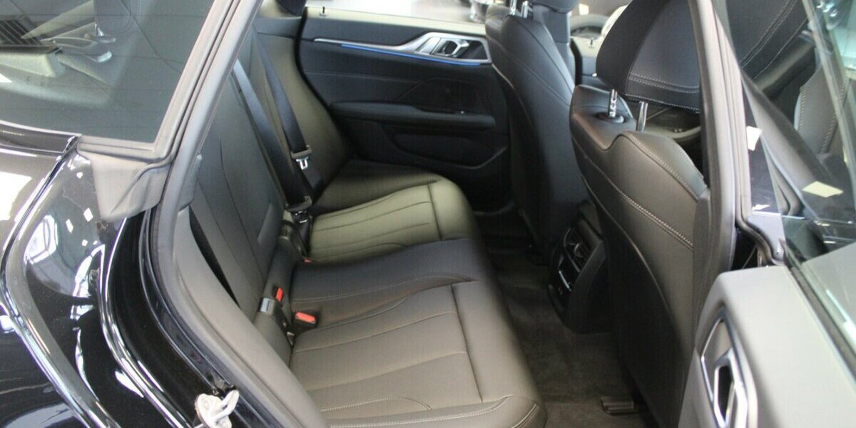 BMW i4 eDrive 40 Gran Coupe M Sport - Head-Up - 22.177 km 45.480 &euro; Euskirchen 53881