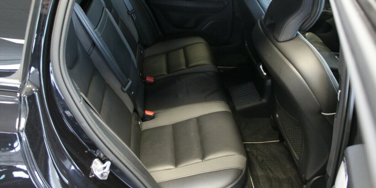 Volvo V60 T6 AWD Recharge Geartronic RDesign 97.900 km 25.980 &euro; Euskirchen 53881