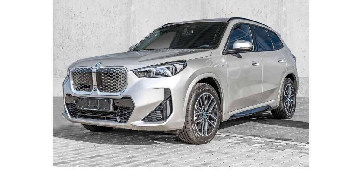 BMW iX1 2.900 km 49.990 &euro; Köln-West 50858