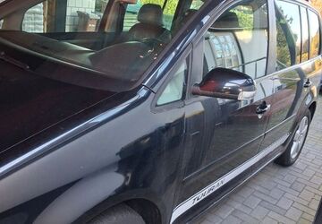 VW Touran 212.084 km 4.399 &euro; Meckenheim 53340