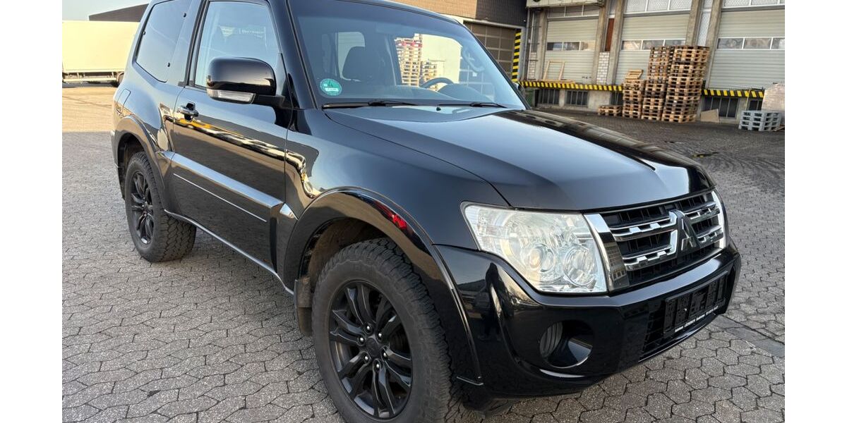Mitsubishi Pajero 249.500 km 12.950 &euro; Bornheim 53332