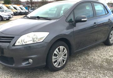 Toyota Auris 226.000 km 3.999 &euro; Bonn 53227