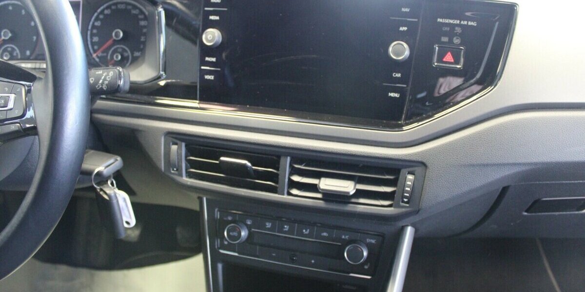 VW Polo 1.0 TSI Comfortline - 5-Türig - Navi - 132.167 km 9.980 &euro; Euskirchen 53881