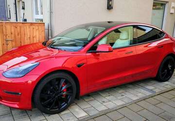 Tesla Model 3 49.000 km 29.490 &euro; Köln 50939