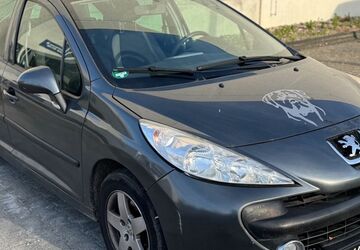 Peugeot 207 118.000 km 2.999 &euro; Troisdorf 53842