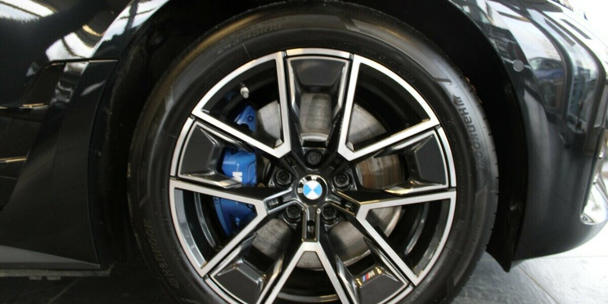 BMW i4 eDrive 40 Gran Coupe M Sport - Head-Up - 22.177 km 45.480 &euro; Euskirchen 53881