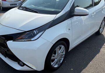 Toyota Aygo (X) 60.544 km 6.990 &euro; Köln 51065