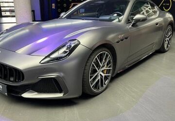 Maserati Granturismo 18.300 km 146.980 &euro; Köln 50829