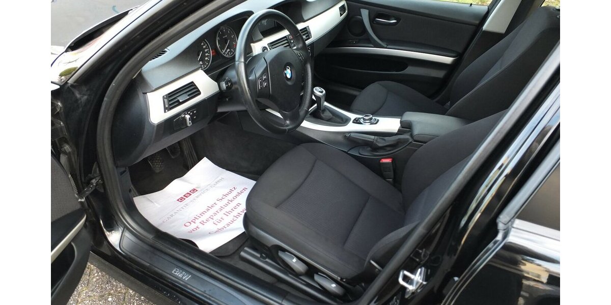 BMW 320i NAVI XENON PDC GARANTIE AHK BLUETOOTH 139.715 km 8.708 &euro; Köln 50858