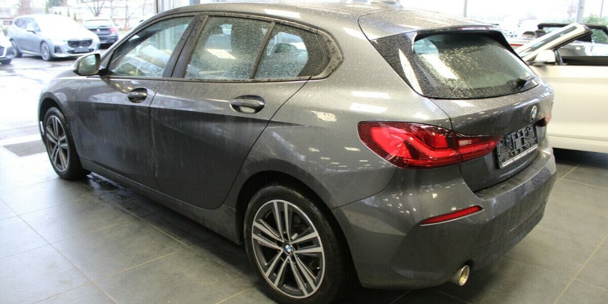 BMW 118 118i Aut. Leder - Panorama - LED - Navi - 45.890 km 20.980 &euro; Euskirchen 53881