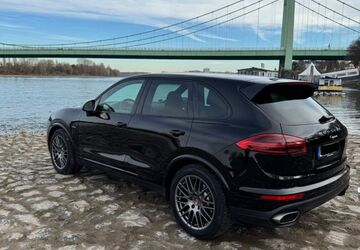 Porsche Cayenne 140.584 km 32.999 &euro; Köln 50674