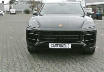 Porsche Cayenne 7.999 km 121.888 &euro; Köln Lövenich 50859