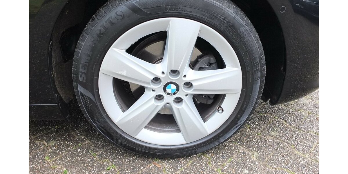 BMW 218 Active Tourer ADVANTAGE NAVI PARKASISSTENT SHZ 124.575 km 10.900 &euro; Köln 50858