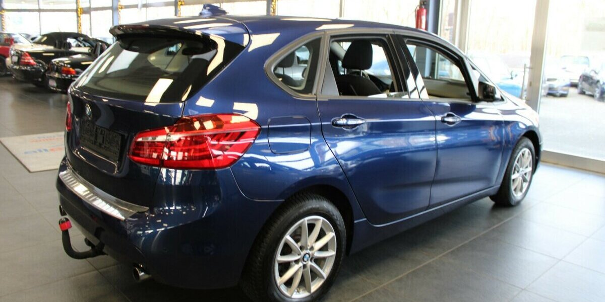 BMW 220 220i Active Tourer Aut. Advantage - Navi - PDC 49.770 km 17.980 &euro; Euskirchen 53881