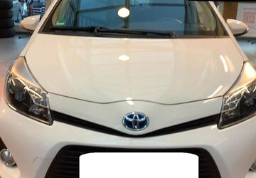 Toyota Yaris 29.000 km 11.990 &euro; Oberwinter 53424