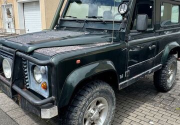 Land Rover Defender 311.000 km 10.490 &euro; alfter 53347