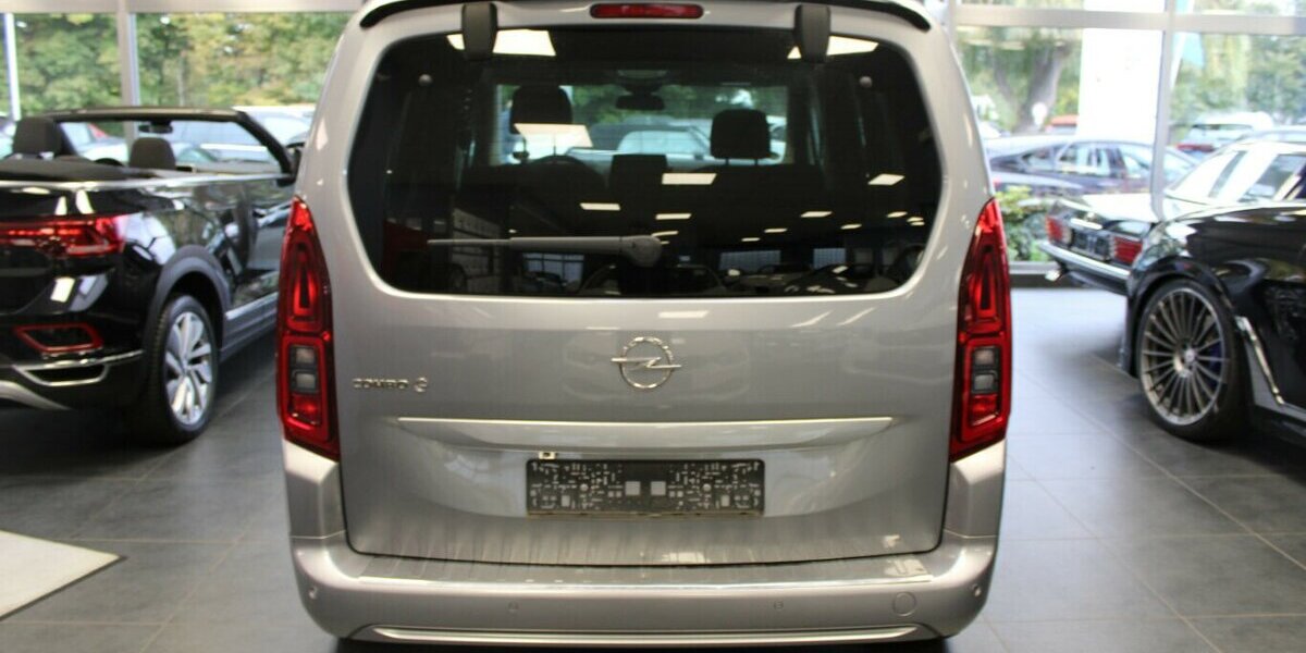 Opel Combo-e Life Ultimate 27.035 km 19.980 &euro; Euskirchen 53881