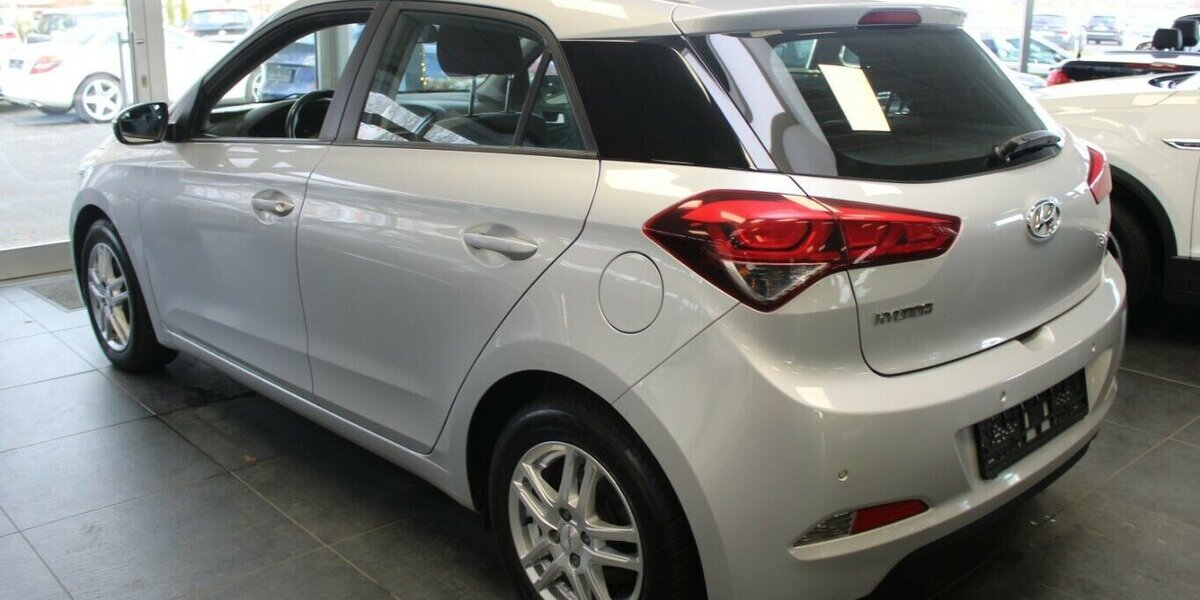 Hyundai i20 blue 1.0 T-GDI Ahk. - Klima - BT. 83.050 km 11.980 &euro; Euskirchen 53881