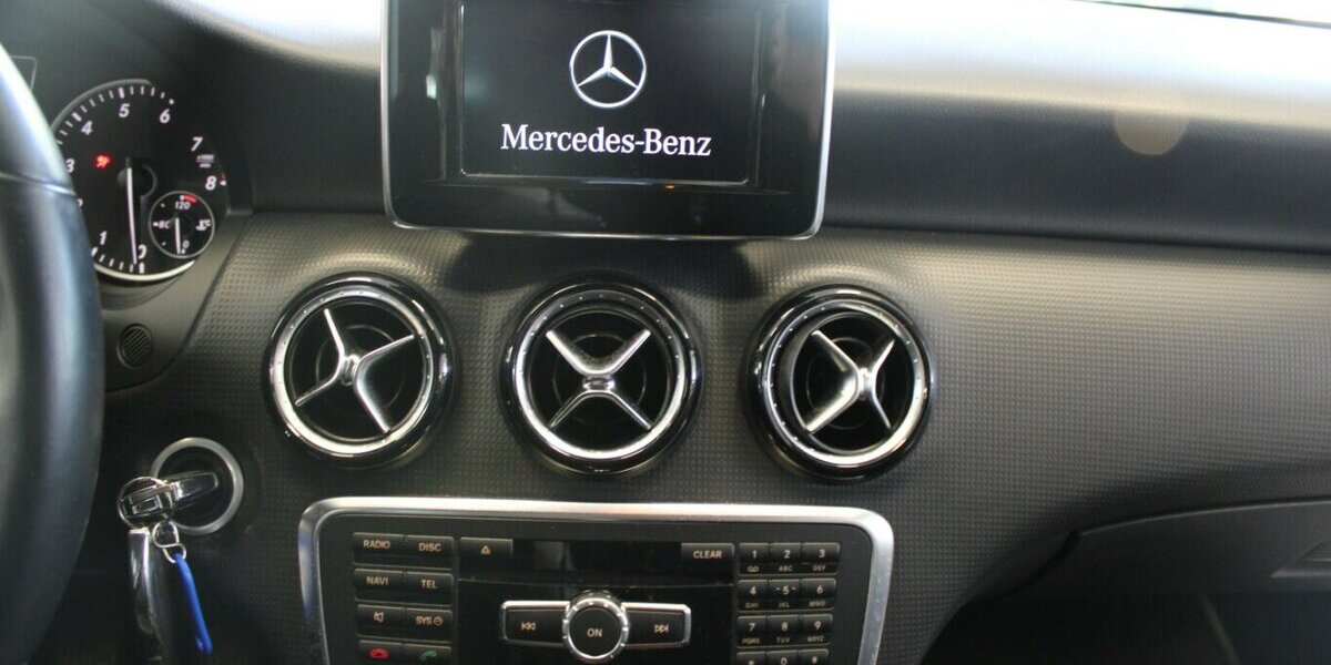 Mercedes-Benz A 180 Style - Panorama - Navi - Xenon - 105.500 km 11.980 &euro; Euskirchen 53881